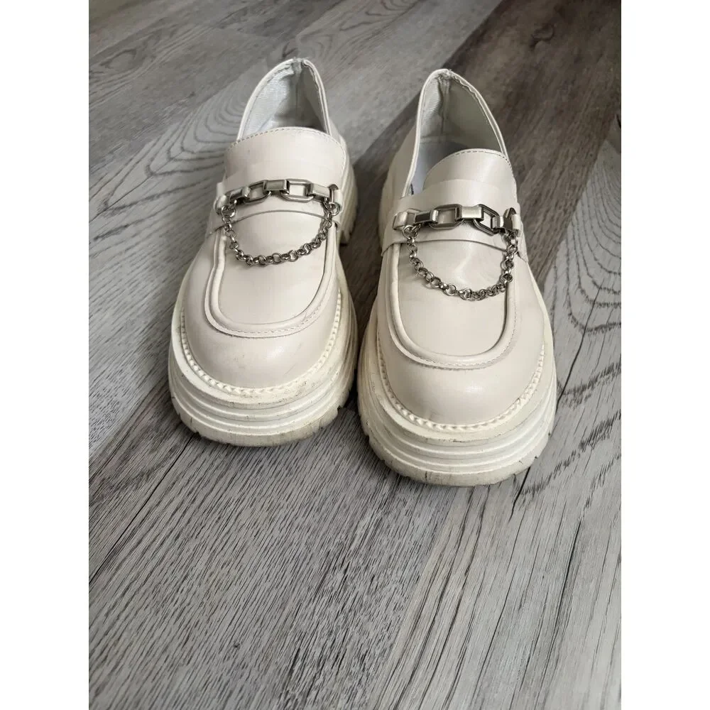 Cream Loafers with chains - Picture 4 of 6